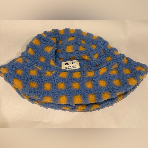 Urban Outfitters Sherpa Bucket Hat - Picture 2 of 4
